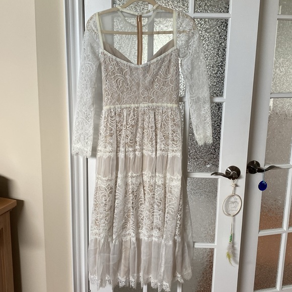 Tadashi Shoji - Tatiana Long-sleeve Tea-length Lace Dress - Picture 7 of 10